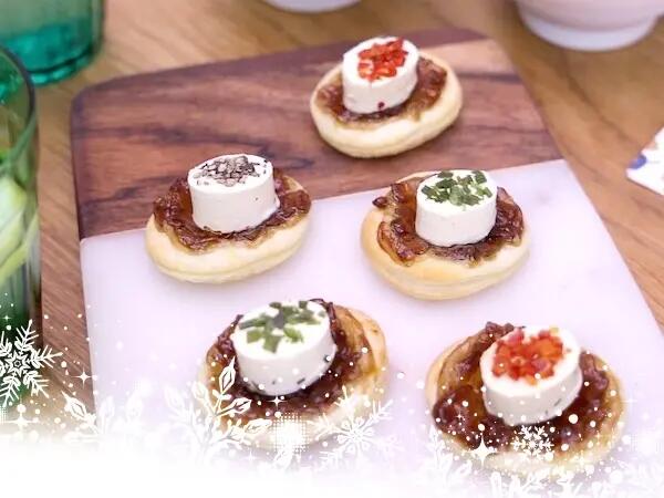 Recettes : Mini tartelettes à la compotée d’oignons et fromage apéritif
