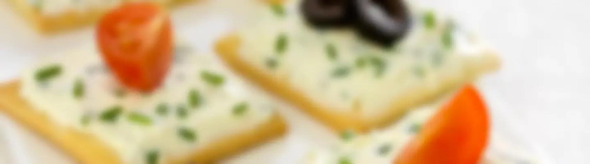 Recette : Crackers tout frais au fromage à la ciboulette