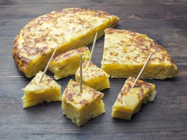 Recettes : Canapés de chorizo, tortilla de poivrons et fromage de brebis
