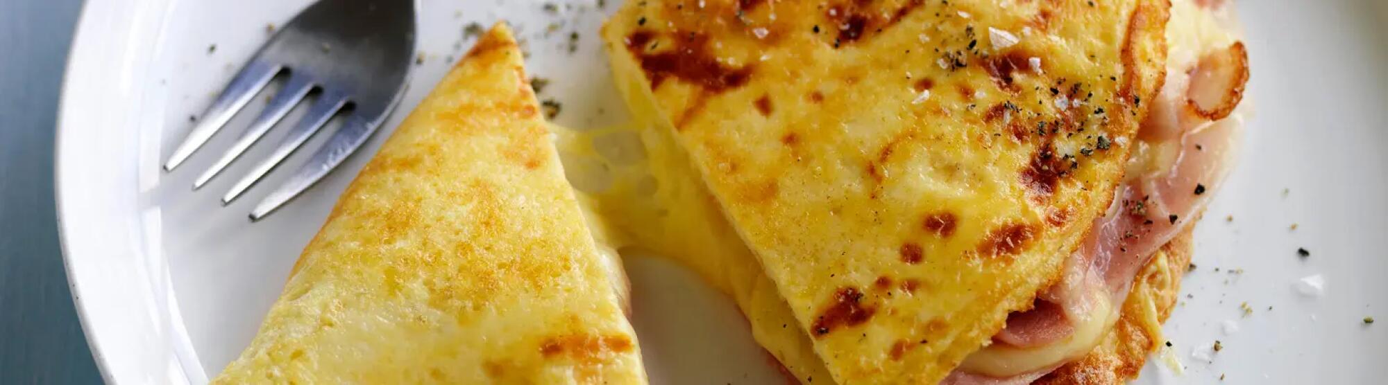 Recette : Omelette au fromage et au jambon