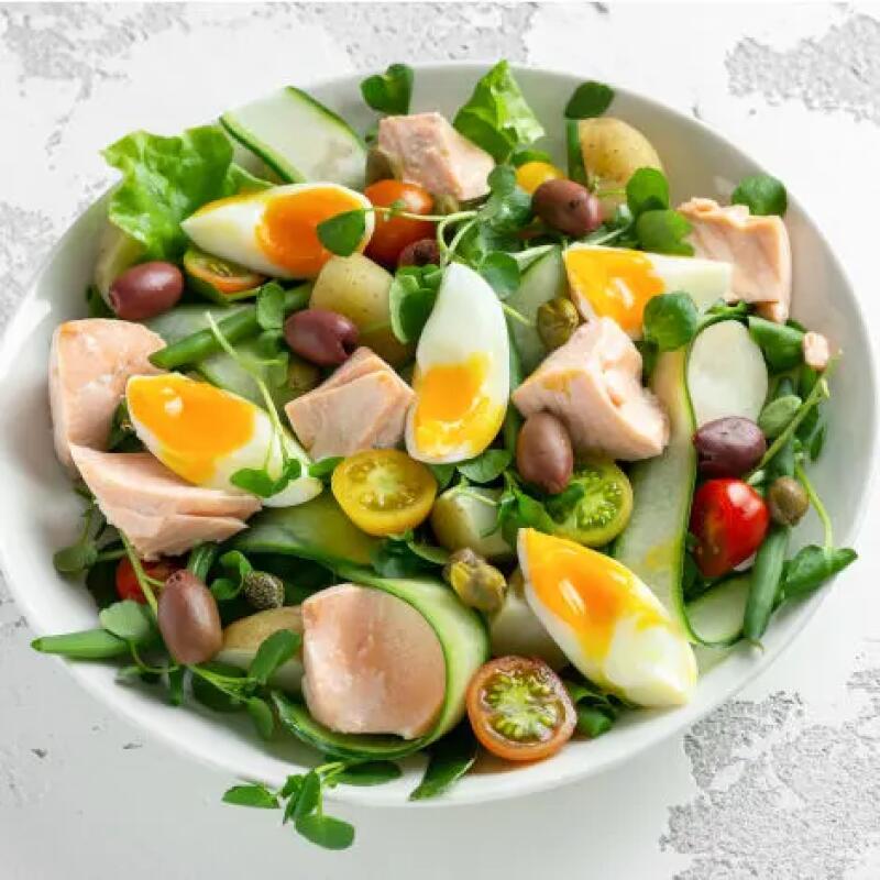 Recette : Salade de printemps, œuf mollet et fromage frais