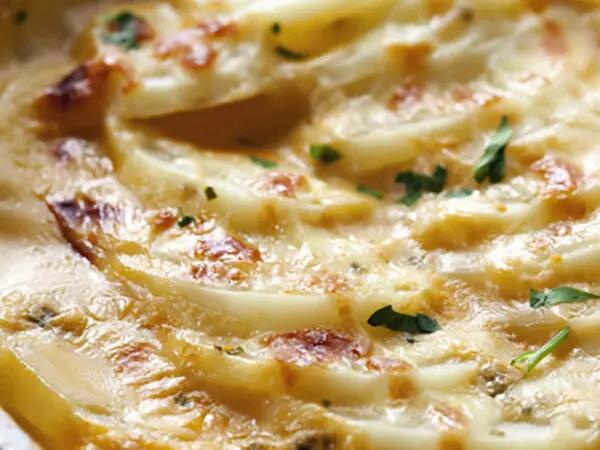 Recettes : Gratin de pommes de terre au fromage à raclette