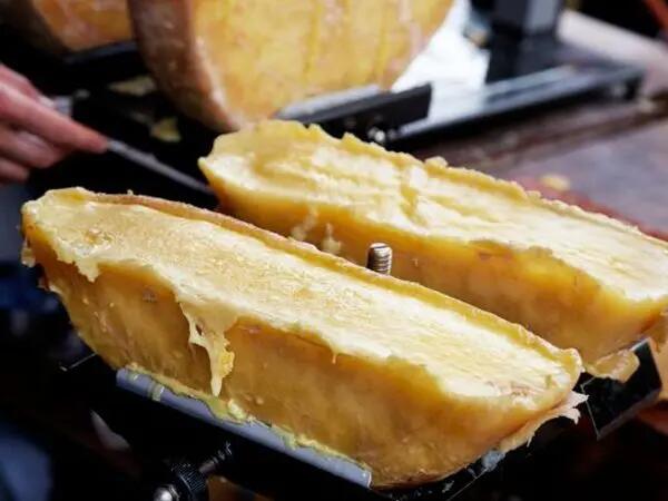 Le fromage à raclette : un fromage calorique ?