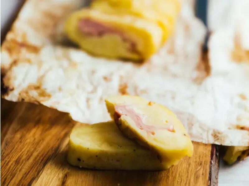 TH01_roule-de-pomme-de-terre-et-fromage-a-raclette_adobe