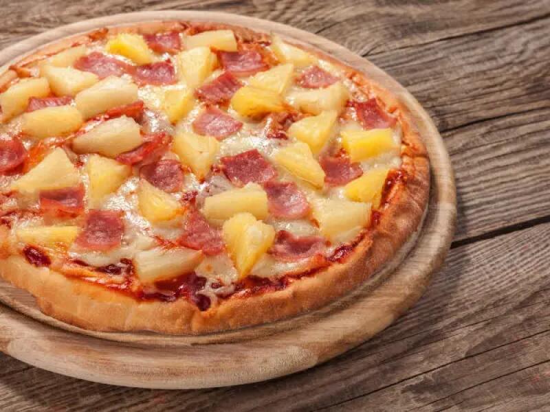 TH01_pizza-a-lananas-et-au-fromage-de-chevre-frais_adobe