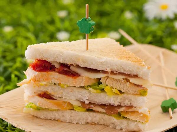 Club-sandwich : tendre casse-croûte