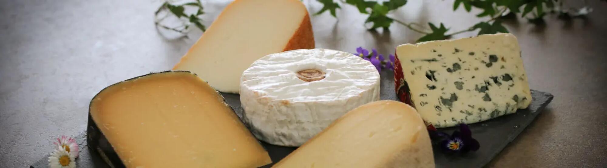 LA02_plateau-fromages-coupe
