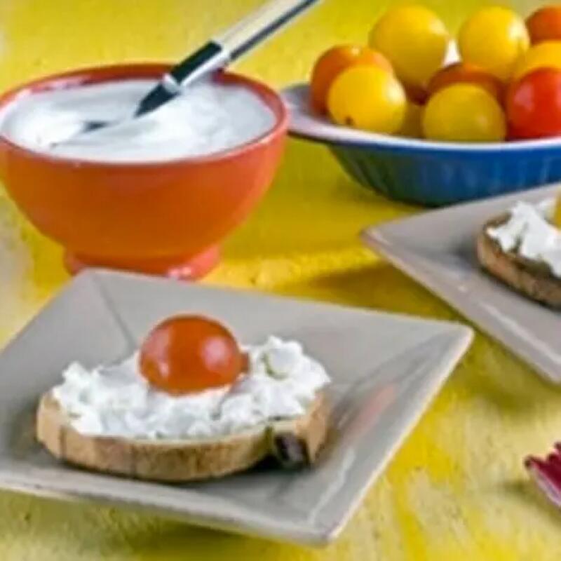 Recette : Tartine de fromage frais et tomates cerise