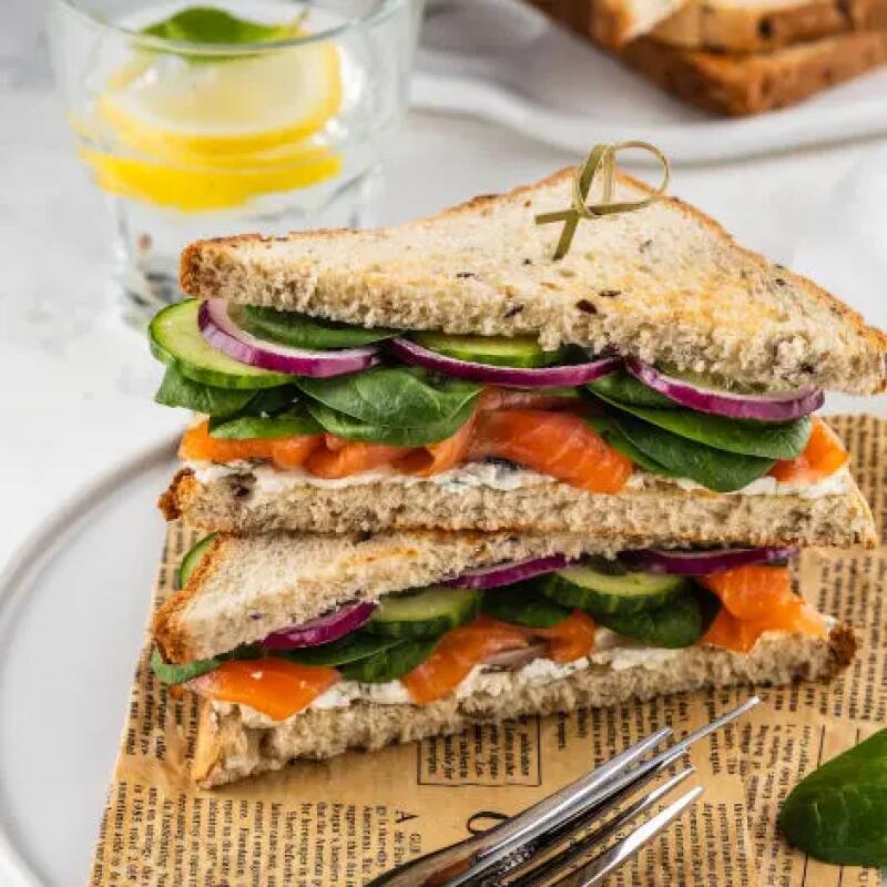 Recette : Club-sandwich au saumon fumé et fromage