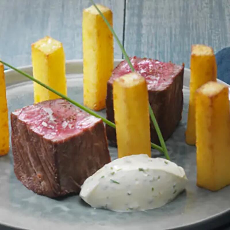Recette : Filet de bœuf et pomme Pont-Neuf avec ses dips de fromage frais