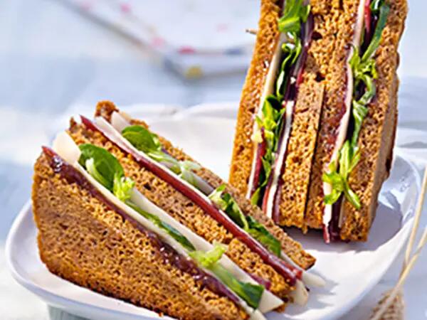 Recettes : Club sandwich au pain d'épice, fromage et magret fumé