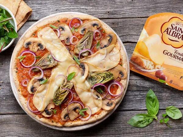 Recettes : Pizza maison aux légumes et fromage