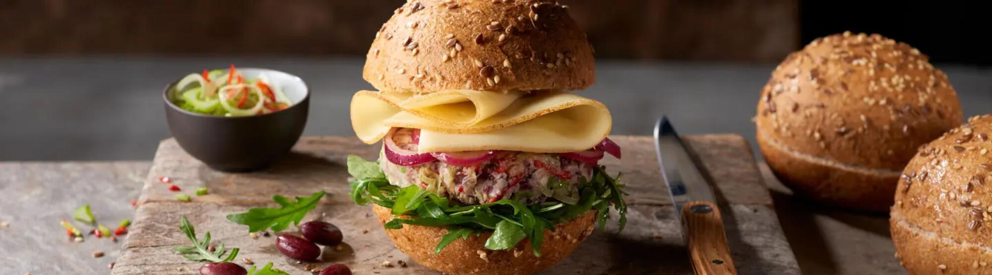 Recette : Burger veggie au fromage et oignons marinés
