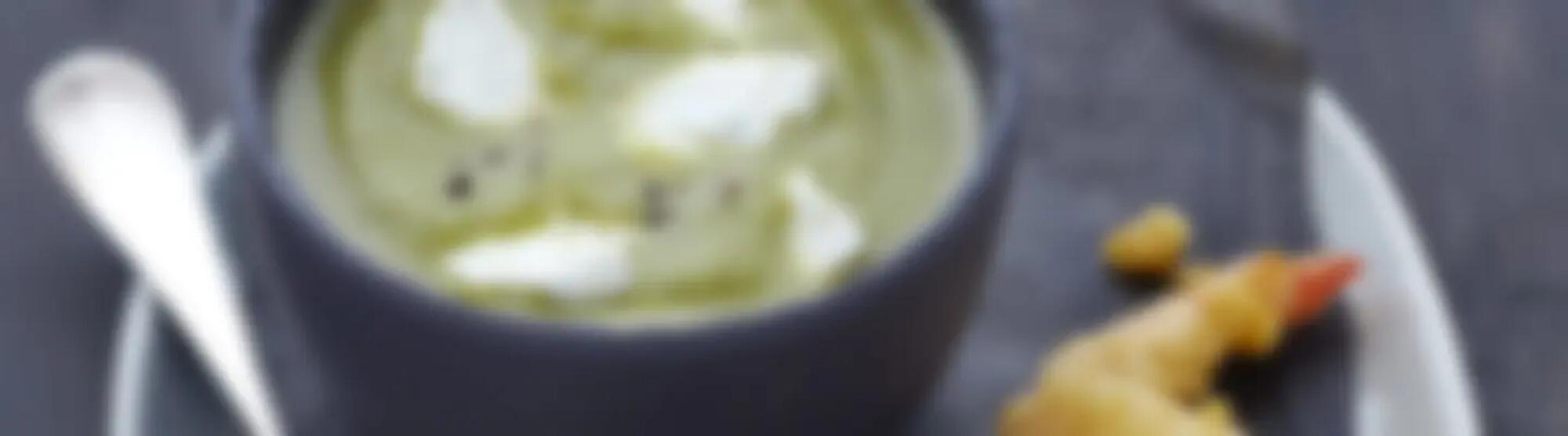 Recette : Velouté de courgette au fromage frais et tempura de gambas