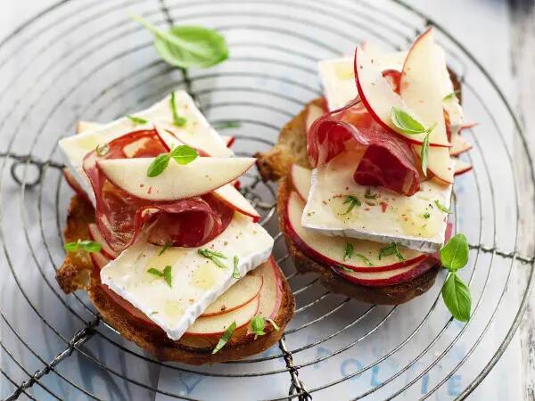 Recettes : Tartine fromage, pomme et coppa