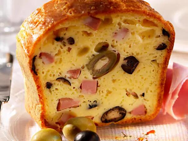 Recettes : Cake jambon, olives et camembert