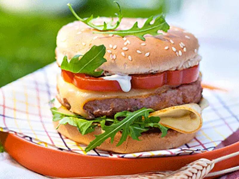 TH01_burger-au-veau-fromage-fol-epi-et-mayonnaise-au-miel
