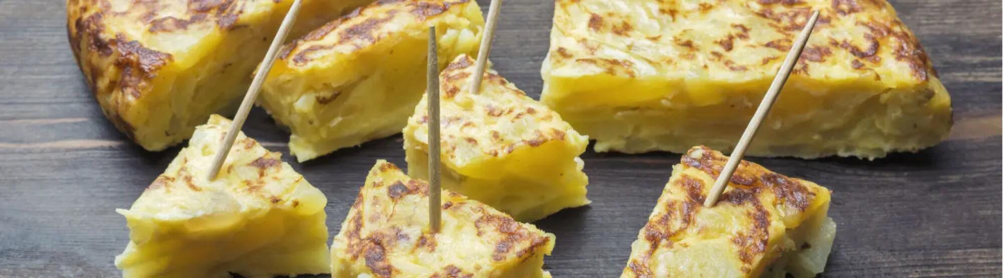 Recette : Canapés de chorizo, tortilla de poivrons et fromage de brebis