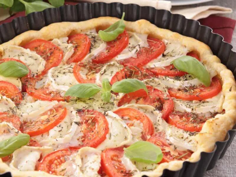 TH01_pizza-au-fromage-de-chevre-frais-et-tomates-provencales_adobe