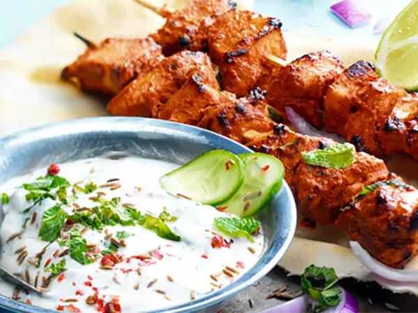Recettes : Brochettes de poulet tandoori et sauce au chèvre frais