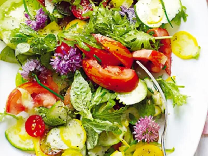 TH01_jamie-oliver-co-son-livre-100-salades